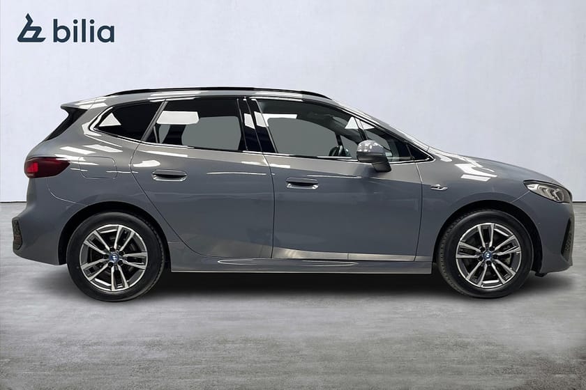 Bild 2 av BMW 230e xDrive Active Tourer M Sport / Elstol+minne / HK / Drag