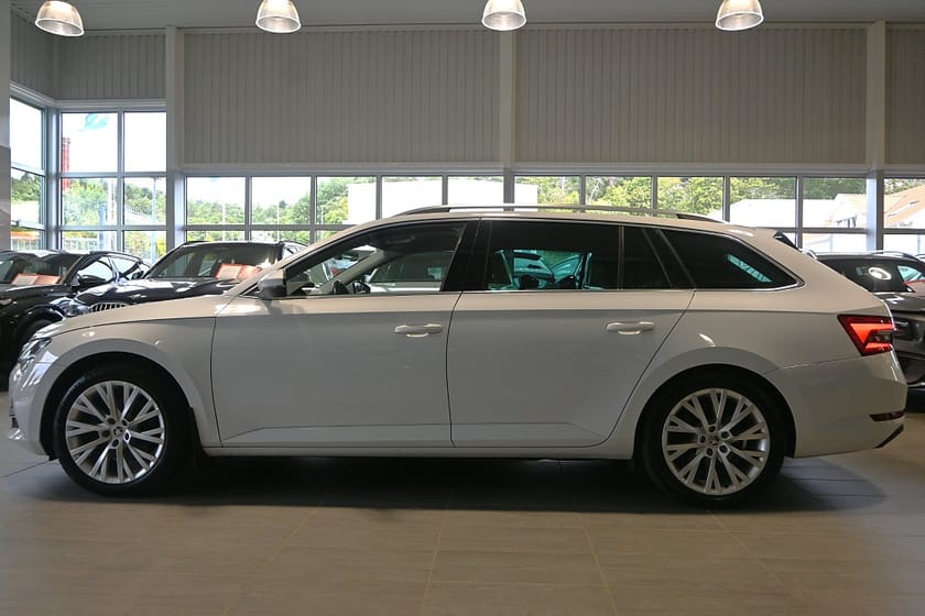 Bild 2 av Škoda Superb iV Kombi Skoda 1.4 TSI Style Cockpit Drag