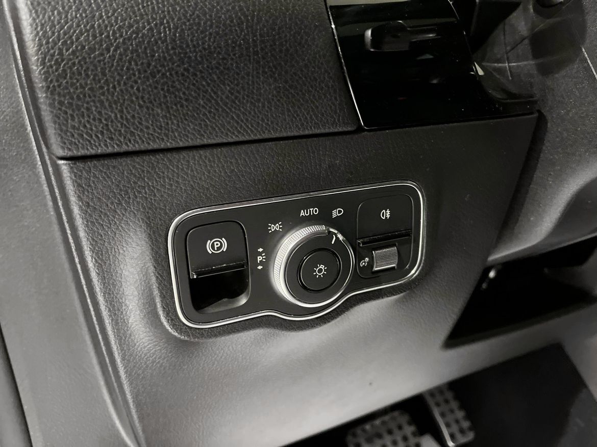 Mercedes-Benz GLA 2022 - miniatyr 18