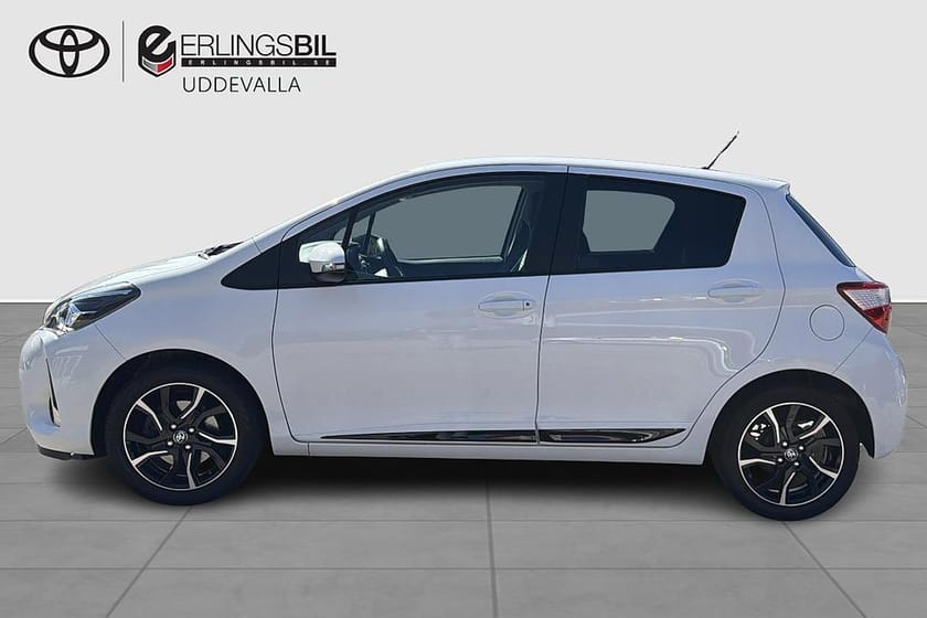 Bild 4 av Toyota Yaris 1.5 VVT-iE MANUELL STYLE / VINTERHJUL / NYSERVAD