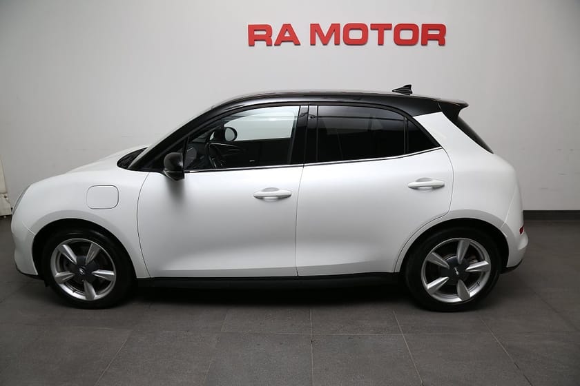 Bild 2 av ORA Funky Cat 300 PRO 48 kWh Navi 360° CarPlay 1:a gång trafik 2024