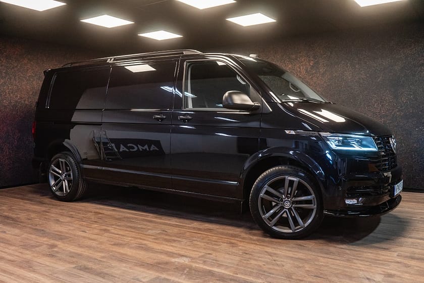 Bild 2 av Volkswagen Transporter 2.0 TDI 4M Lång | MOMS | Värm | 20" | ACC | 2700 kr/mån