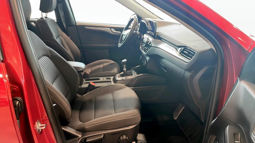 Bild 3 av Ford Kuga Titanium 150Hk / Dödavinkel / Adapt.fart / Rattvärme