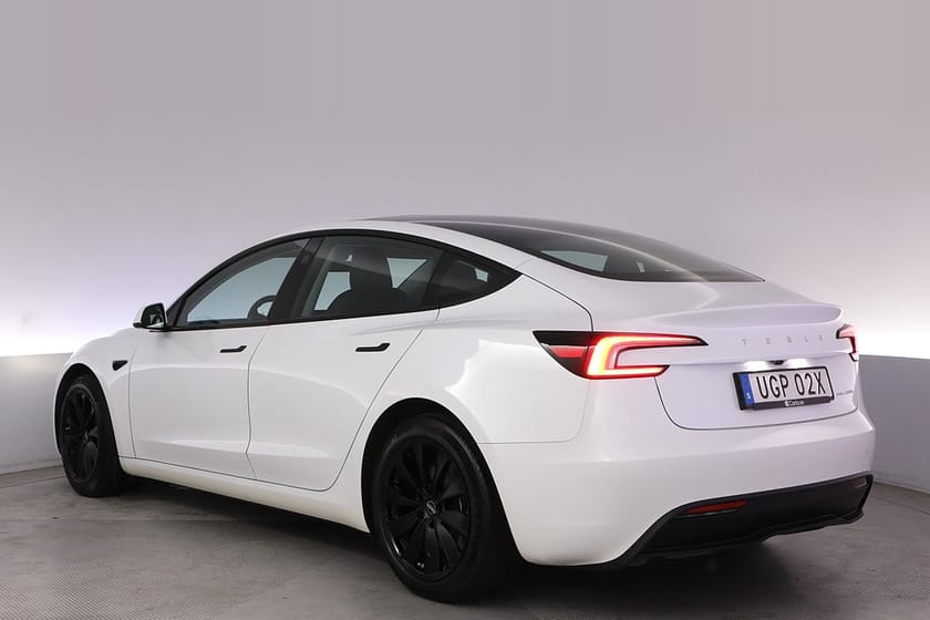 Bild 4 av Tesla Model 3 Long Range AWD Highland Autopilot Panorama