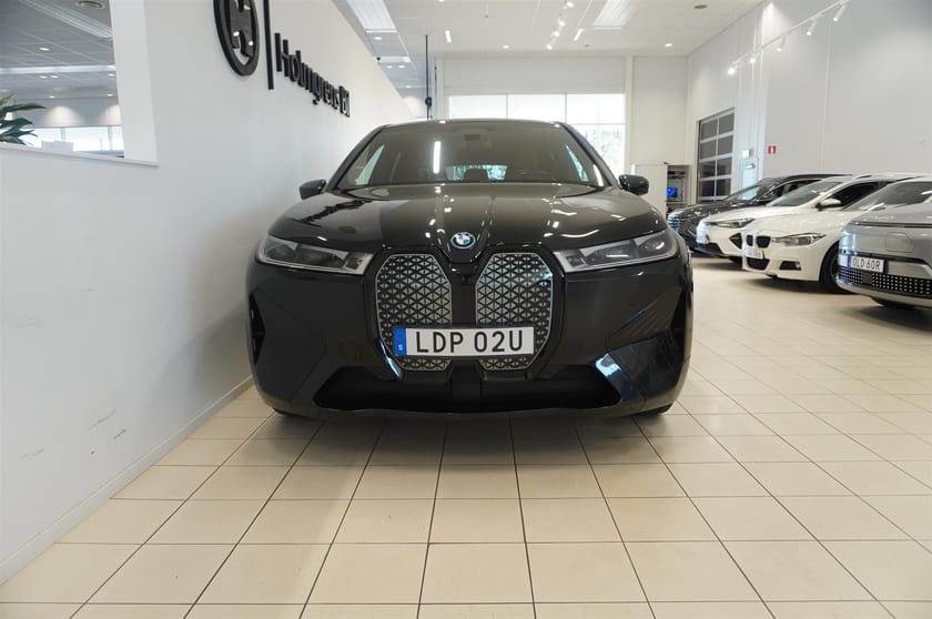 Bild 4 av BMW iX xDrive40 xDrive 40 Exclusive Innovation Pano Drag