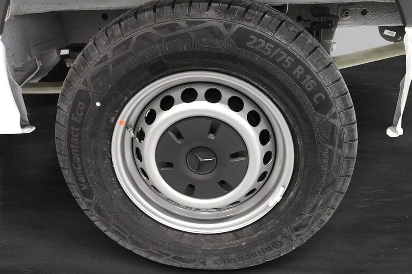 Bild 5 av Mercedes-Benz eSprinter 320 81 kWh elbil drag förklimatisering lagerbil