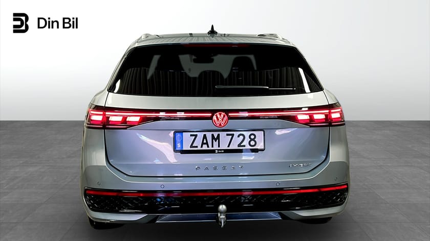 Bild 5 av Volkswagen Passat Variant eHybrid 272hk DSG6 R-LINE SWE Pano Phev Drag