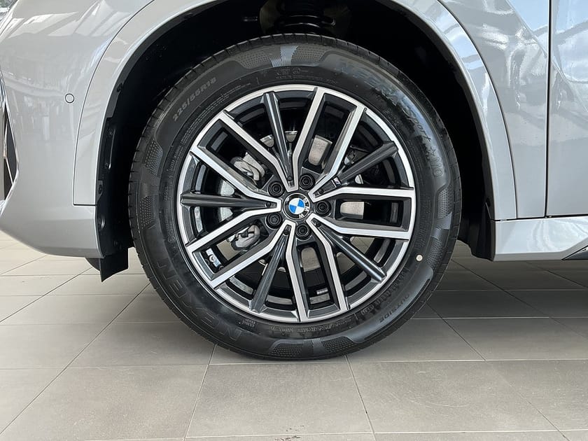 Bild 4 av BMW X1 sDrive18i M Sport Drag Sportstolar 18" Rattvärme