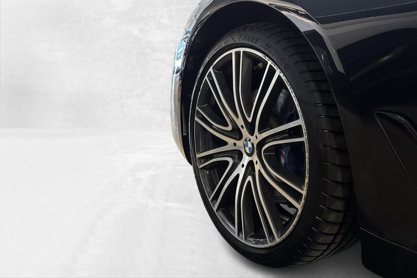 Bilde 2 av BMW 530d xDrive Touring Pano, H/K, Webasto, SoftClose,