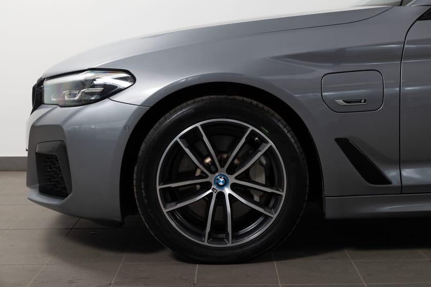 Bild 4 av BMW 530e xDrive Touring Steptronic 292hk Shadowline/HiFi/Drag