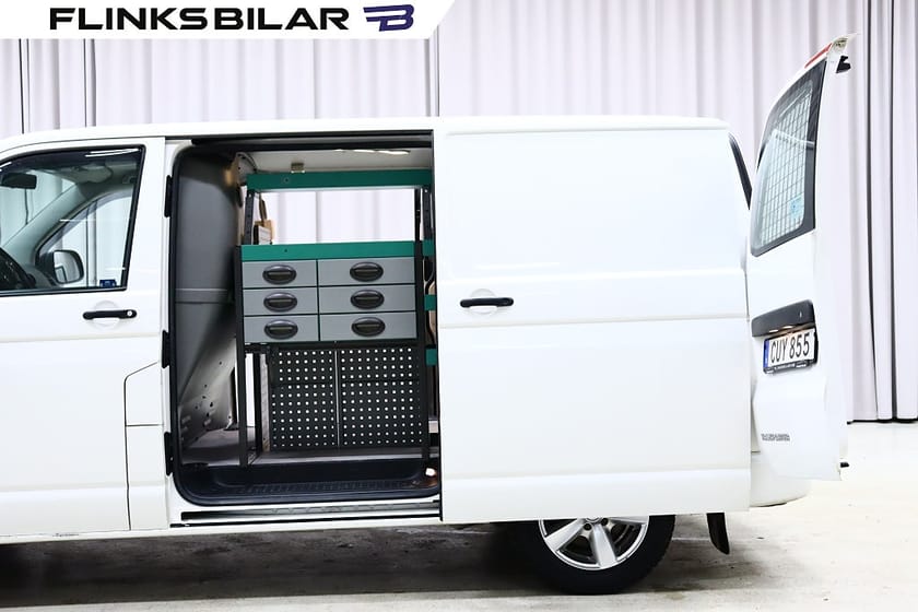 Bild 4 av Volkswagen Transporter DSG 140HK Inredd|Nedlackad|LED|Drag|Värmare