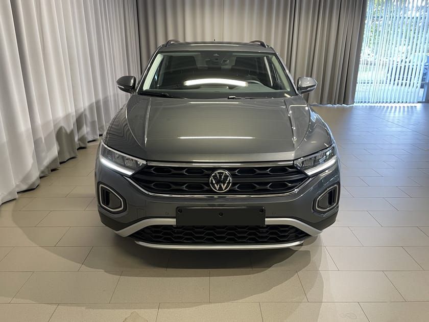 Bild 2 av Volkswagen T-Roc LIFE EDITION TSI 150 DSG, 2-zon Klimat