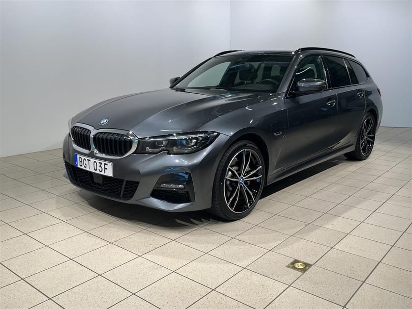 Bild 1 av BMW i5 xDrive40 Touring 330e xDrive  M Sport Drag HiFi Elstol Shado