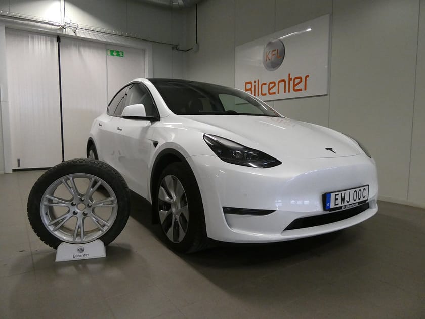 Bild 1 av Tesla Model Y Long Range AWD Drag-Kamera-Navi-Pano-SoV