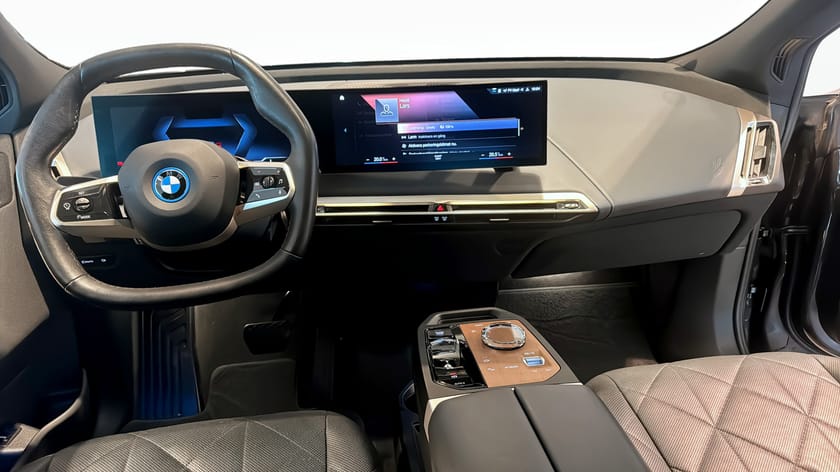 Bild 4 av BMW iX xDrive40 H/K Pano Drag