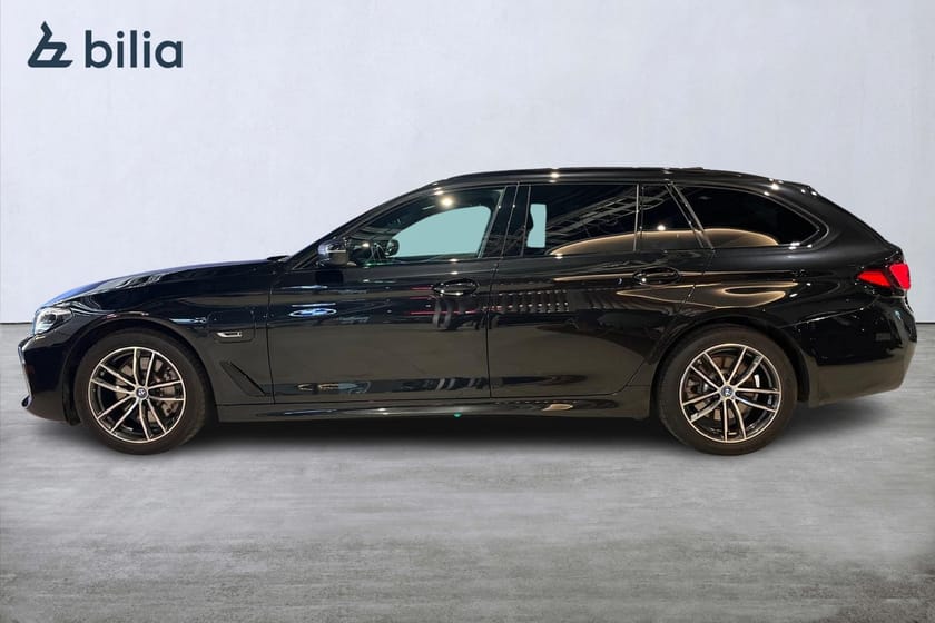 Bild 3 av BMW 530e xDrive Touring M Sport Adaptiv  Farthållare Drag