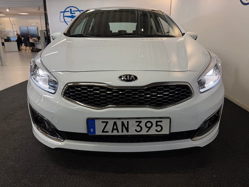 Bild 4 av Kia cee'd 1.4 Special Edition 99hk | Vinterhjul | Fullservad