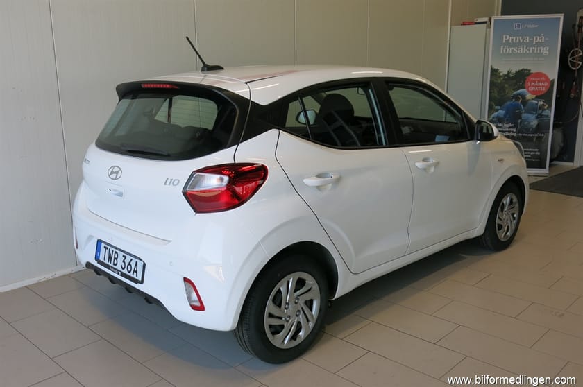Bild 3 av Hyundai i10 1.0 63hk Aut V-Hjul Navi Låga mil!