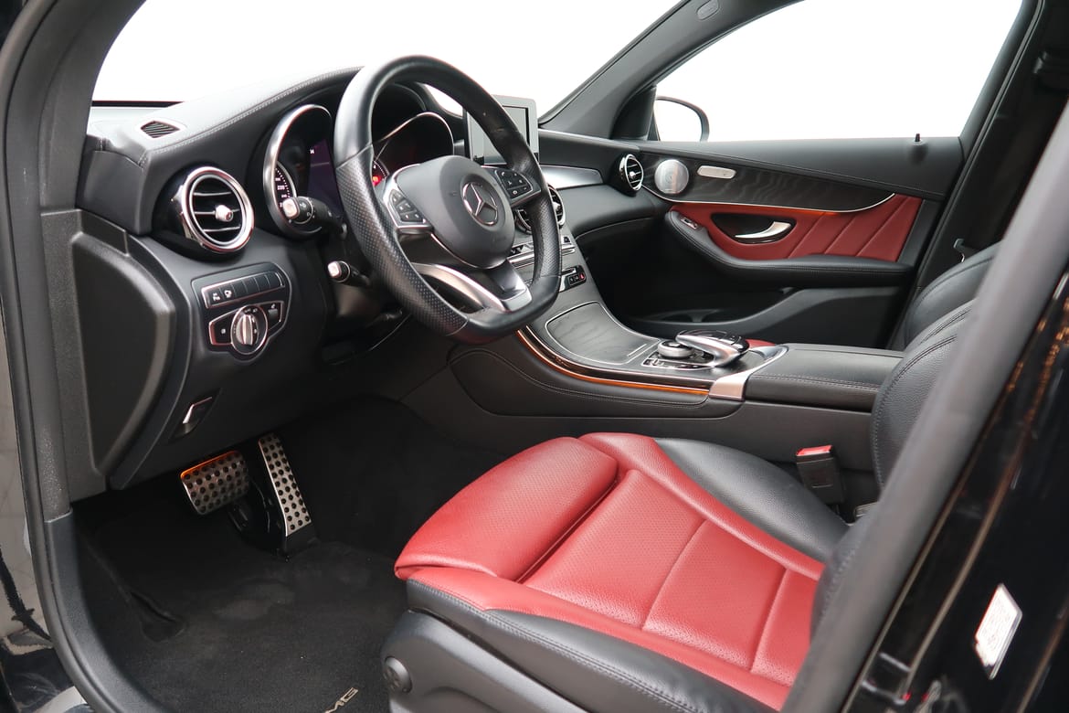 Mercedes-Benz GLC 2019 - miniatyr 5