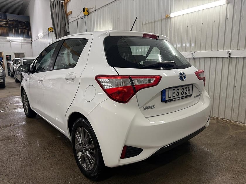 Bild 4 av Toyota Yaris Hybrid e-CVT Active Euro 6