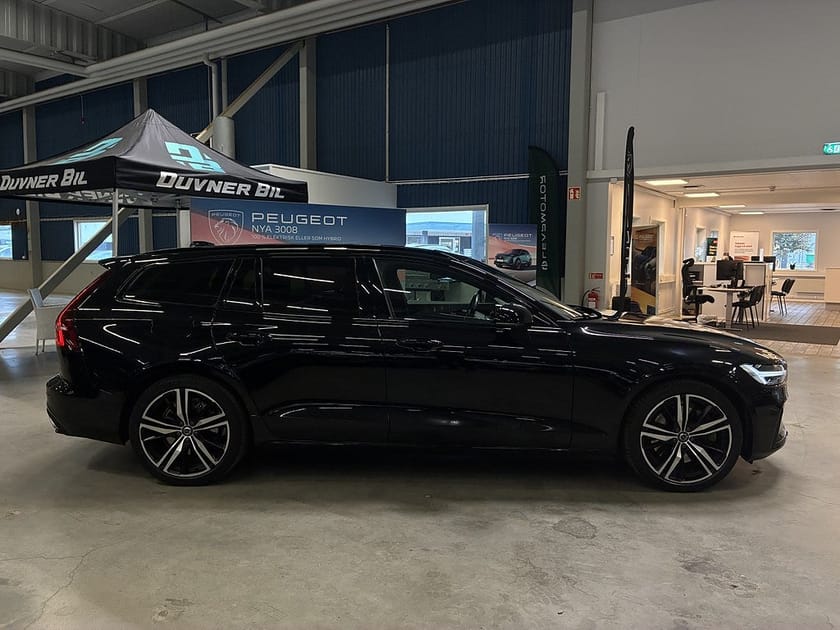 Bild 3 av Volvo V60 Recharge T8 AWD Geartronic R-Design