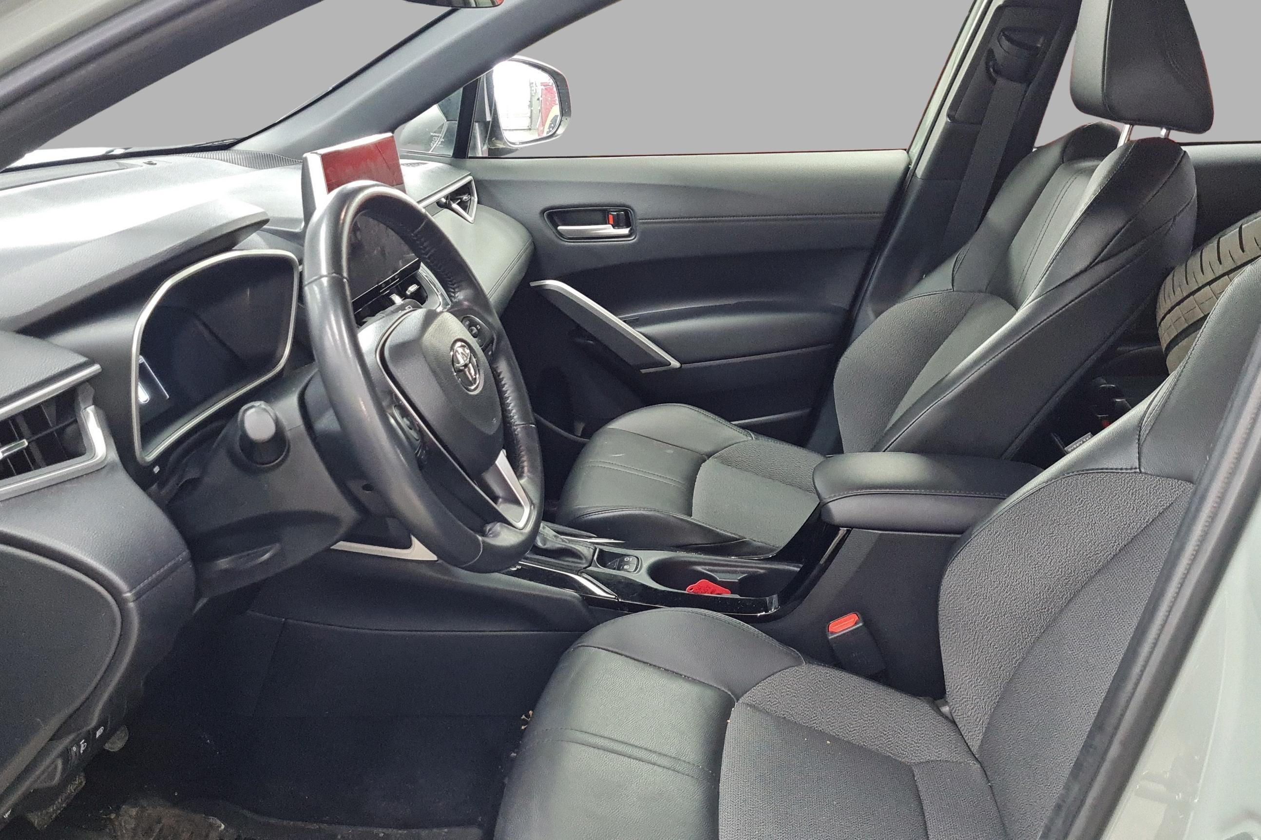 Thumnail bilde 3 av Toyota Corolla Cross Hybrid AWD-i