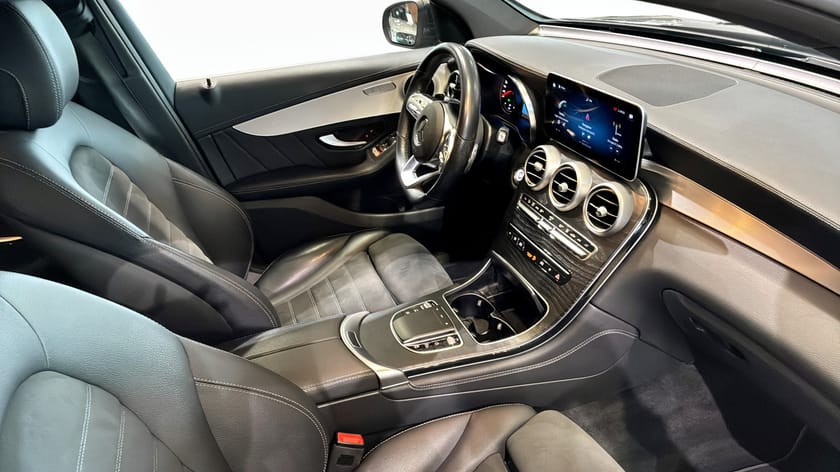 Bild 3 av Mercedes-Benz GLC 300 de 4MATIC SUV | DRAGKROK | AMG
