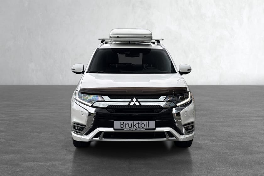 Bilde 2 av Mitsubishi Outlander PHEV Instyle+ / 4WD / Nybilgaranti / Plug-in / Lav km-stand