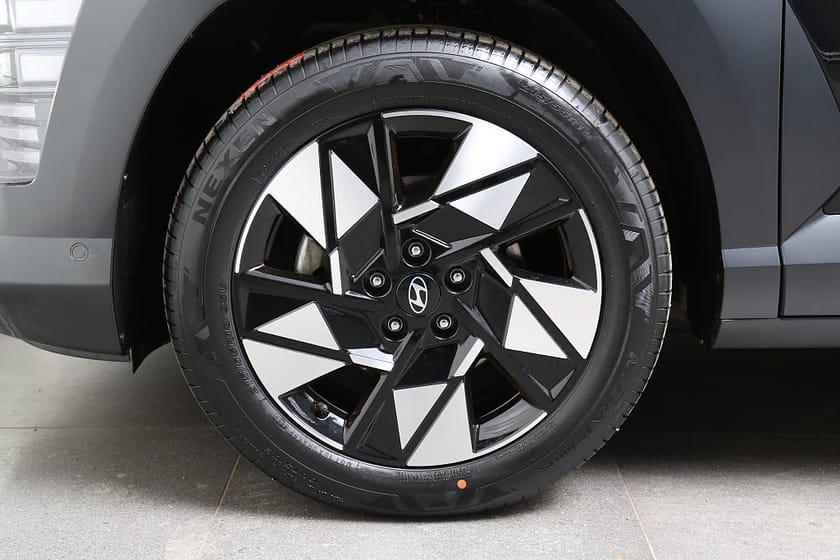 Bild 4 av Hyundai Kona Hybrid Advanced | Skinn 360-kamera Bose HUD El-baklucka