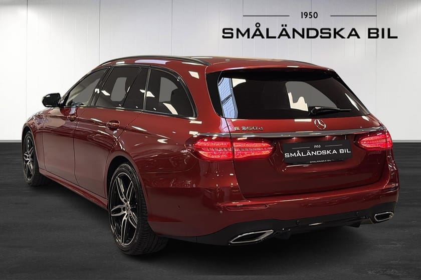 Bild 4 av Mercedes-Benz E 350 T d 350d AMG Line Panorama Drag 258hk