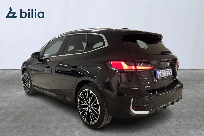 Bild 5 av BMW 230e xDrive Active Tourer Pano/HarmanKardon/El-stolar/360-kamera