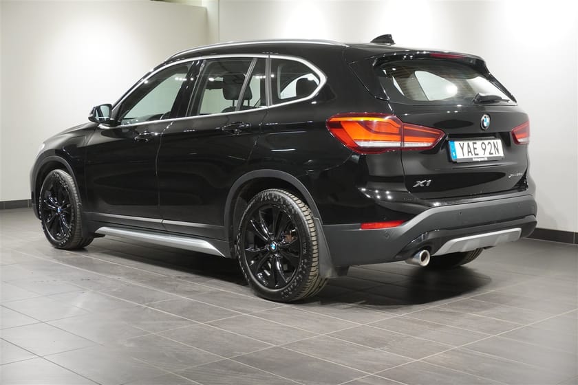 Bild 3 av BMW X1 xDrive25e xLine Connected LED HUD PA