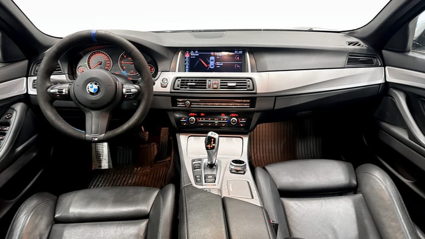 Bild 4 av BMW 520d xDrive Sedan (190hk) M-SPORT / NAVI / KAMERA