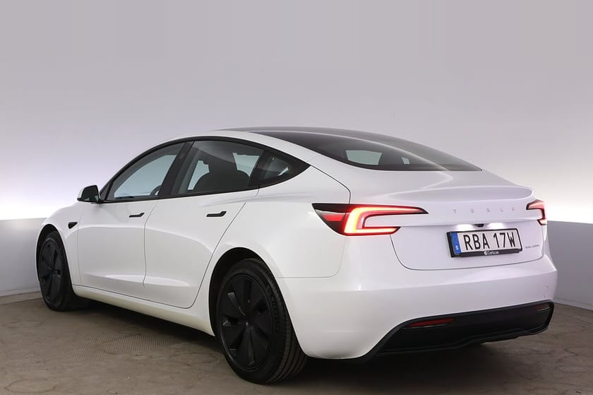 Bild 4 av Tesla Model 3 Long Range AWD Autopilot Panorama V-Hjul