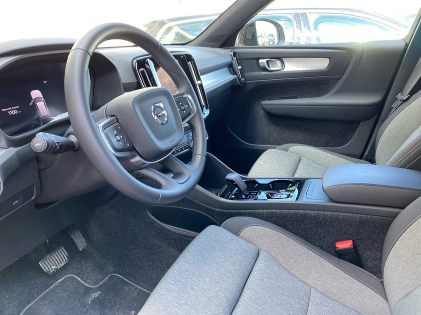 Bild 3 av Volvo XC40 B4 FWD Bensin Plus Dark