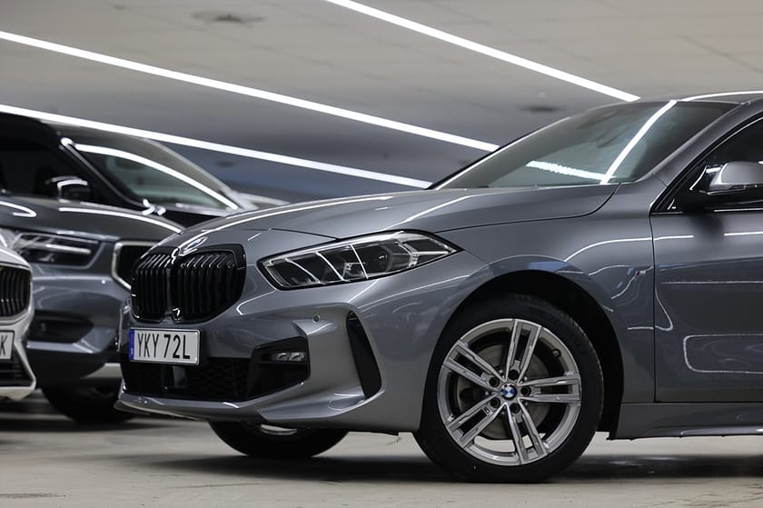 Bild 4 av BMW 118i 136hk M Sport Shadow PDC CarPlay Navi
