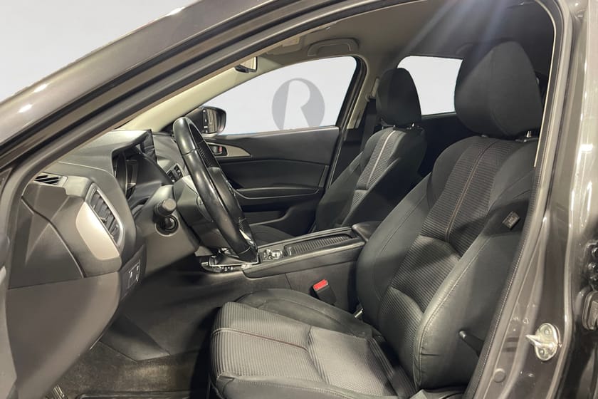 Bild 3 av Mazda 3 Sport 2.0 SKYACTIV-G 120 HK AUT NAVI PDC 10500MIL 18"