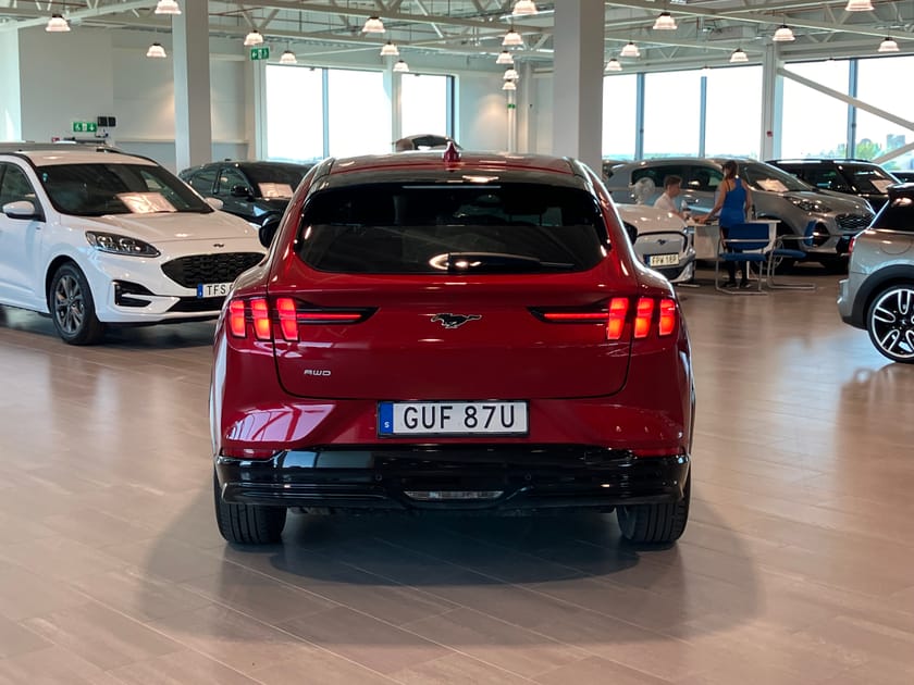 Bild 3 av Ford Mustang Mach-E Standard Range AWD SR 400KM - Teknikpaket