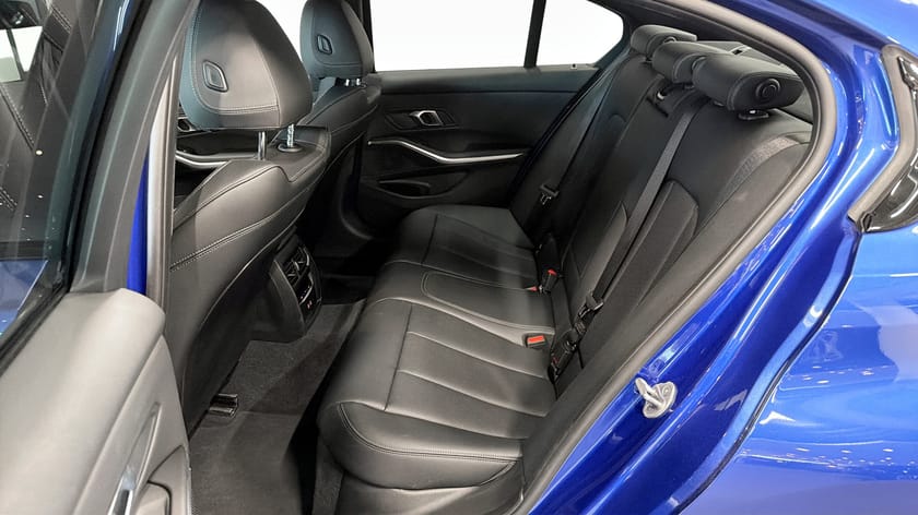 Bild 5 av BMW 320i xDrive Sedan M Sport Drag Rattvärme Comfort acc Hi-Fi