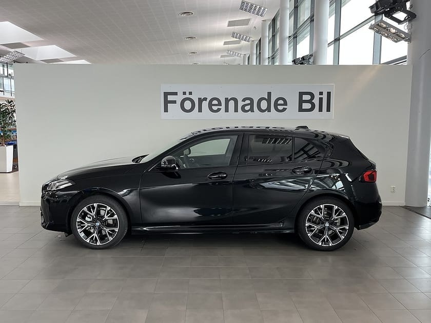 Bild 3 av BMW 120 4,95 ränta M Sport ParkAssist Rattvärme Auto Backkamera
