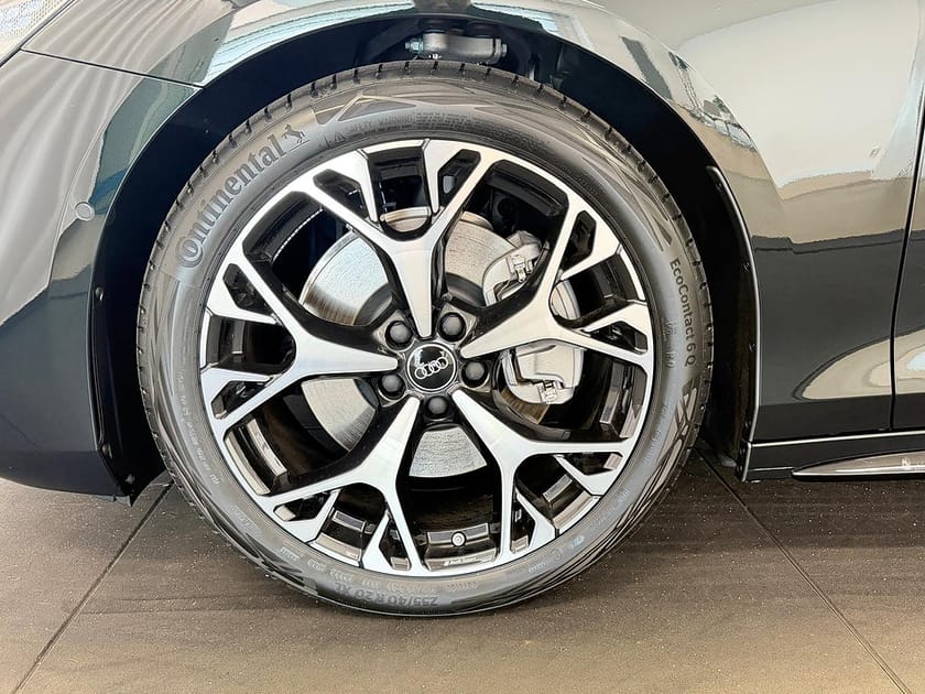 Bild 3 av Audi A6 Avant e-hybrid quattro 220 KW S-line/B&O/20"