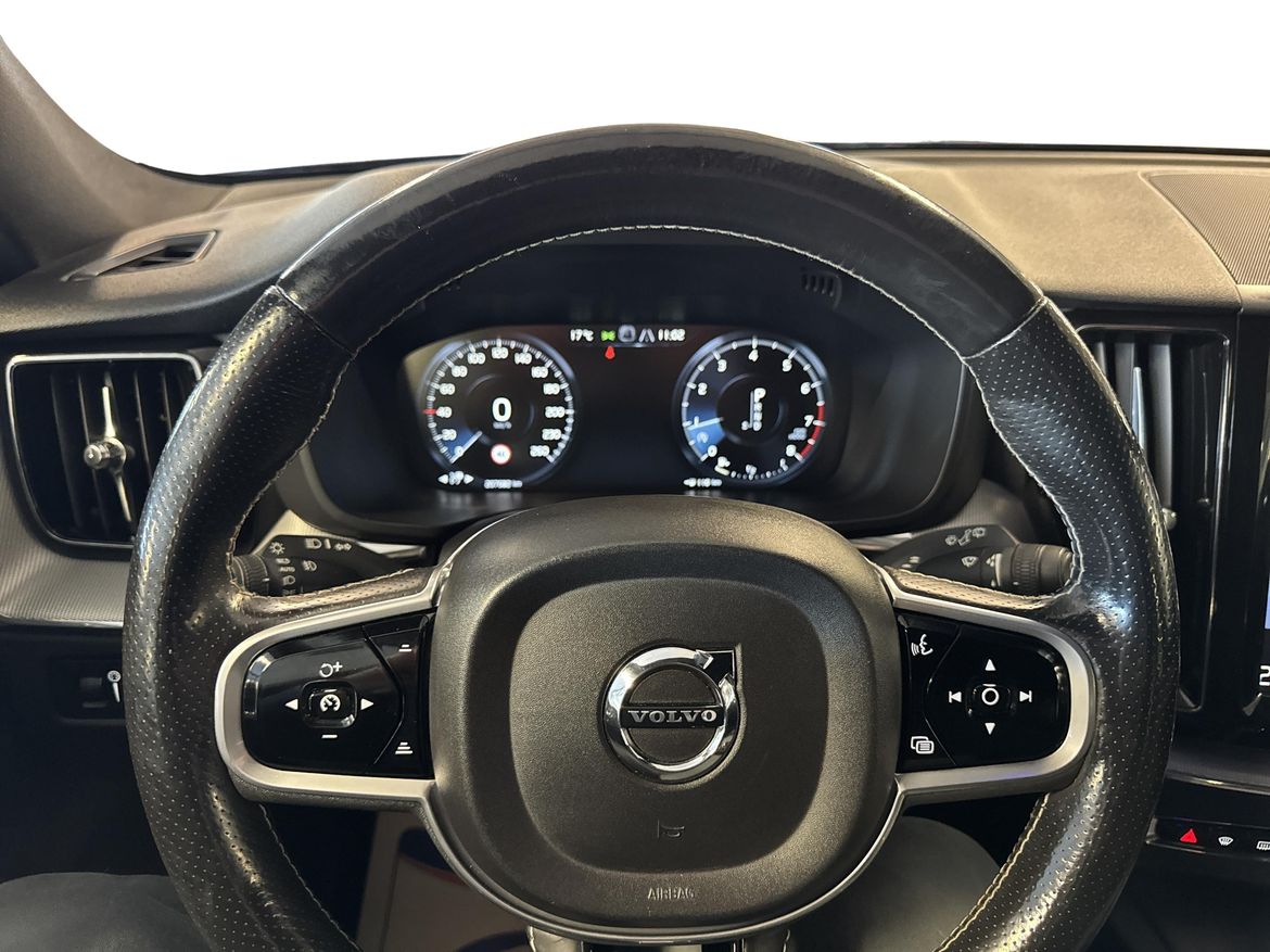 Volvo XC60 2018 - miniatyr 9