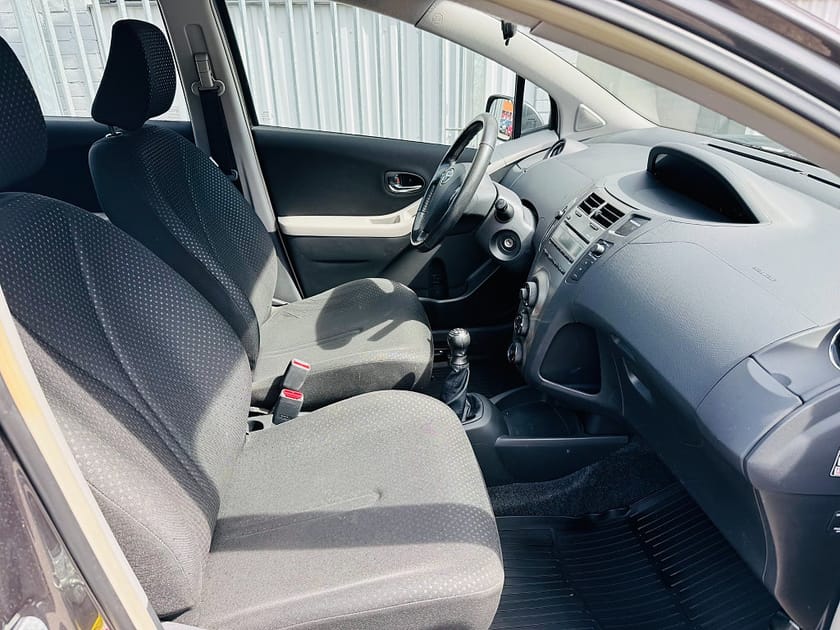 Bild 5 av Toyota Yaris 1.0 VVT-i 69HK 5-D / VÄRMARE