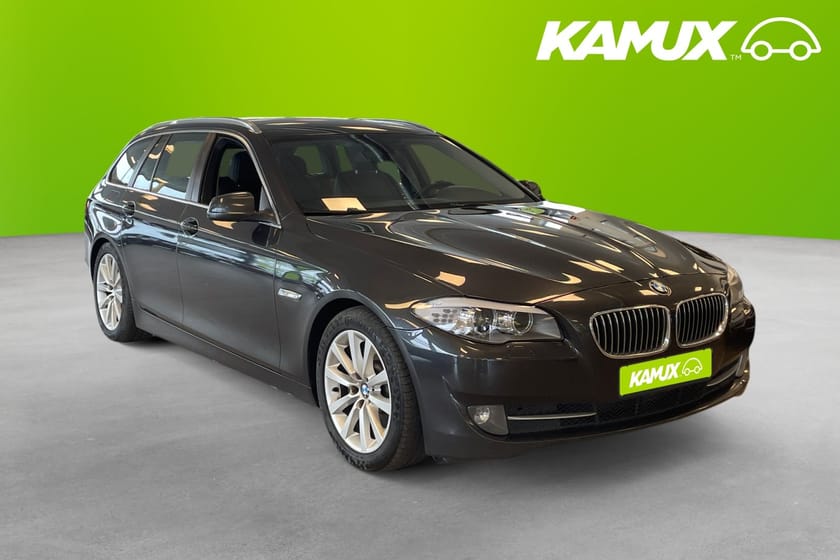 Bild 1 av BMW 530d Touring 258hk  HiFi Komfort Läder Elstol PDC Drag