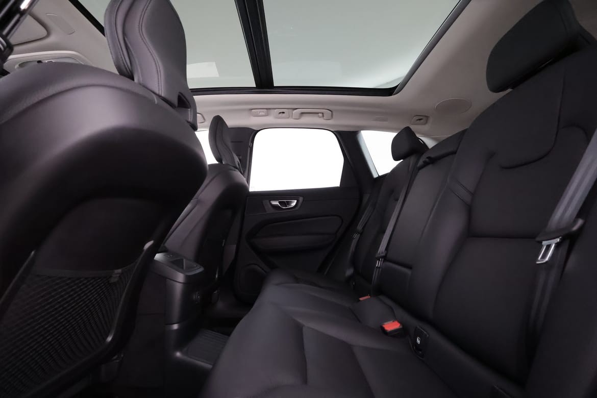 Volvo XC60 2023 - miniatyr 10