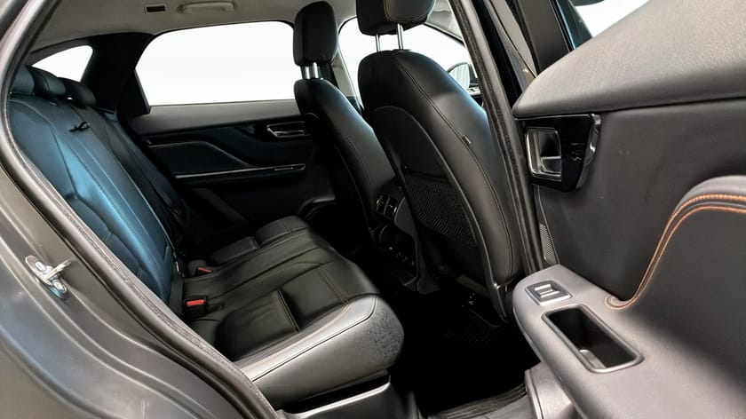 Bild 5 av Jaguar F-Pace 20d AWD PRESTIGE 180HK