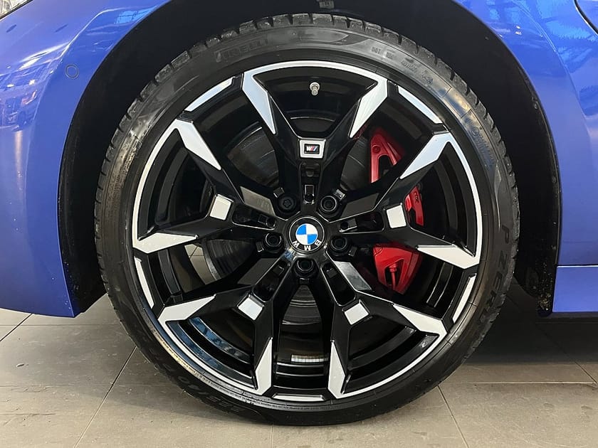 Bild 4 av BMW 330e xDrive Sedan M Sport Pro H/K Drag Rattvärme Park Assist