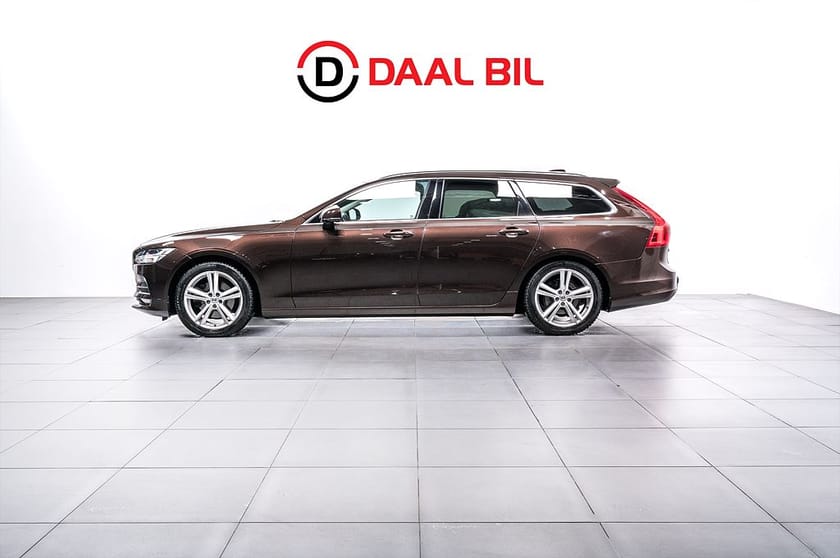 Bild 1 av Volvo V90 D3 150HK MOMENTUM DRAG PANORAMA VÄRMARE