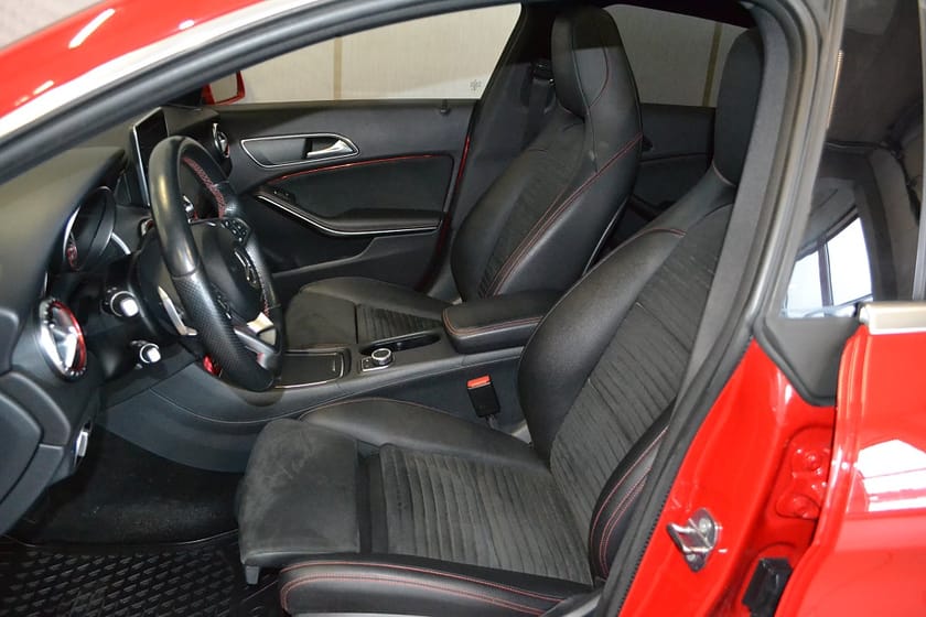 Bild 5 av Mercedes-Benz CLA 180 Shooting Brake AMG 122hk Aut Drag V-Hjul Panorama