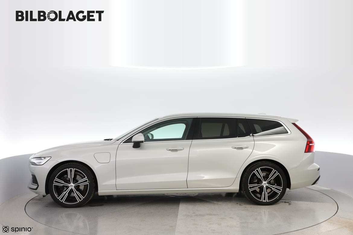 Volvo V60 2022 - miniatyr 2